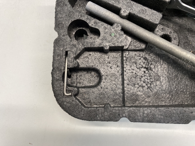 Mini Cooper Tool Kit with Jack and Lug Wrench 71106778555