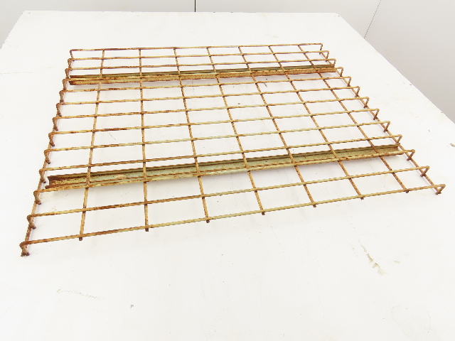 Lyon bulk storage heavy duty waterfall wire decking  24"wide x 30"deep