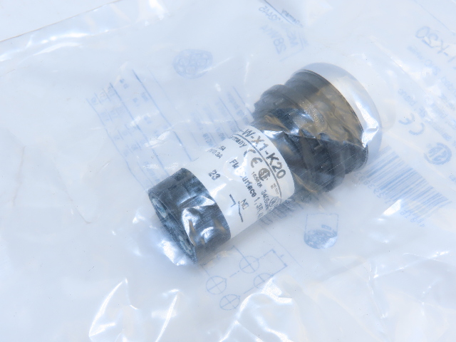 Eaton C22-DH-W-X1-K20 Compact Pushbutton Non-Illuminated Momentary White X1 Etch