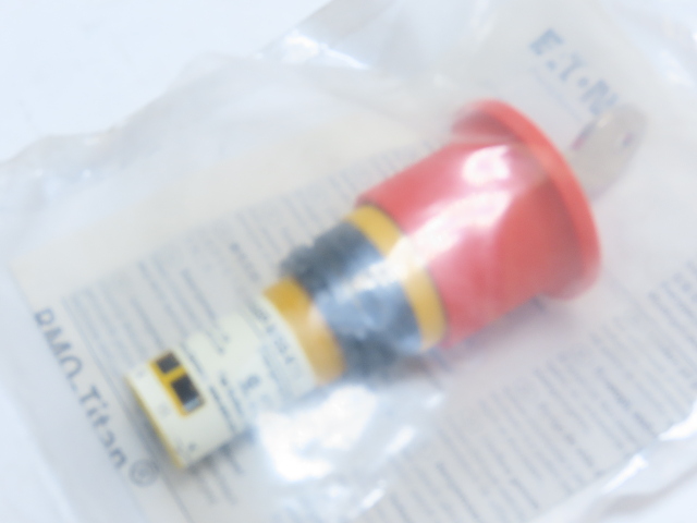 Eaton C22-PVS45P-MS5-K11 Compact Pushbutton Emergency Stop MS5 Key-release Red