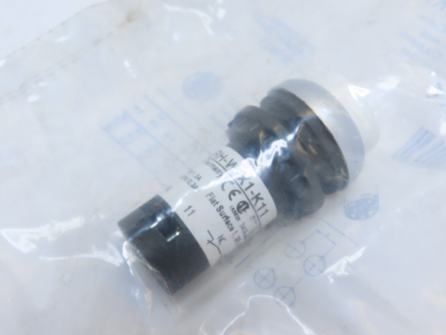 Eaton C22-DRH-W-X1-K11 Pushbutton Non-Illuminated Maintained White X1 Etch