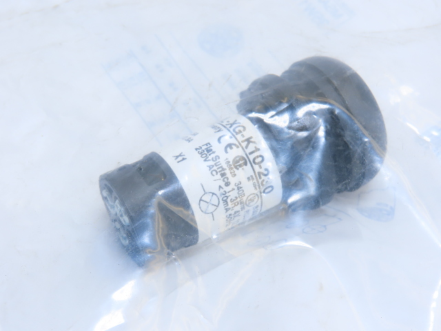 Eaton C22S-DRL-XG-K10-230 Pushbutton Illuminated Maintained Green No Lense 230V