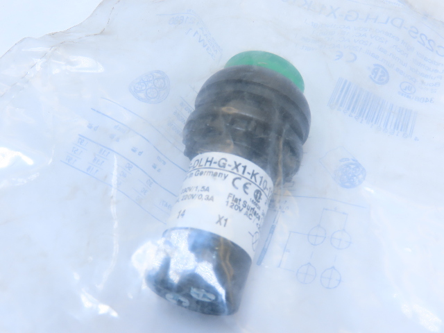 Eaton C22S-DLH-G-X1-K10-120 Pushbutton Illuminated Momentary Green X1 Etch Exten