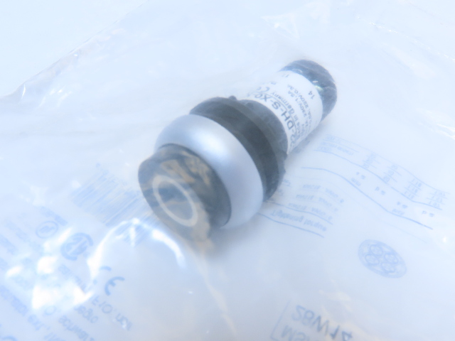 Eaton C22-DH-S-X0-K11 Compact Pushbutton Non-Illuminated Momentary Black X0 Etch