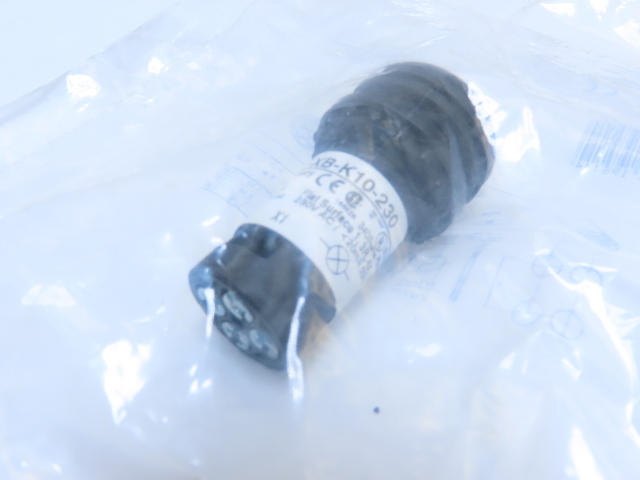 Eaton C22S-DL-XB-K10-230 Pushbutton Illuminated Momentary Blue No Lense