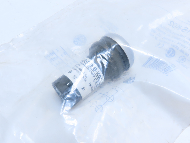 Eaton C22-DR-S-K02 Compact Pushbutton Non-illuminated Maintained Black button