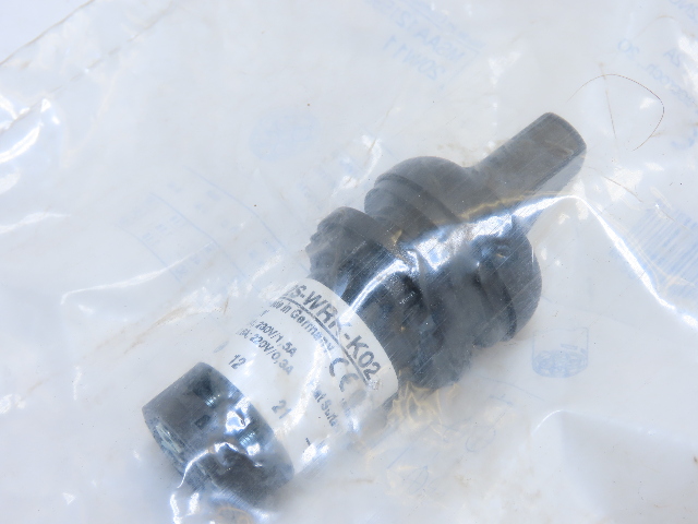 Eaton C22S-WRK-K02 2 Position Rotary Selector Switch Maintained 2NC BLK&WHT