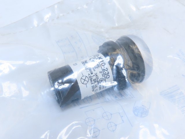 Eaton C22-DRL-XB-K10-230 Pushbutton Illuminated Maintained Blue No Lense 230V