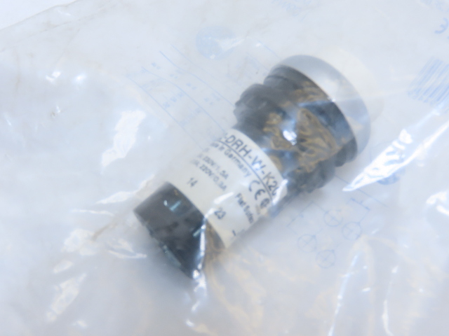 Eaton C22S-DRH-W-K20 Compact Pushbutton Maintained Non-illuminated White Button
