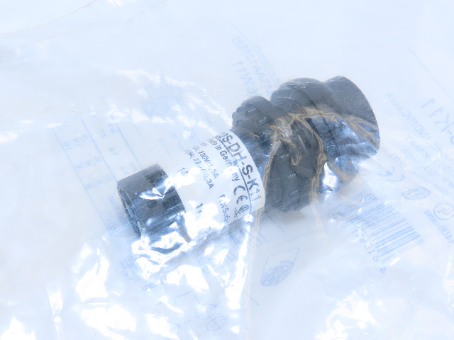 Eaton C22S-DH-S-K11 Compact Pushbutton Non-illuminated Momentary Black Extended