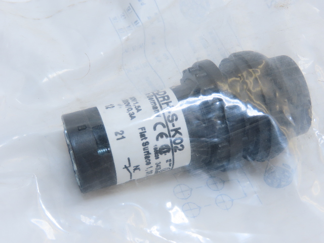 Eaton C22S-DRH-S-K02 Pushbutton Maintained Non-illuminated Black Button 2NC
