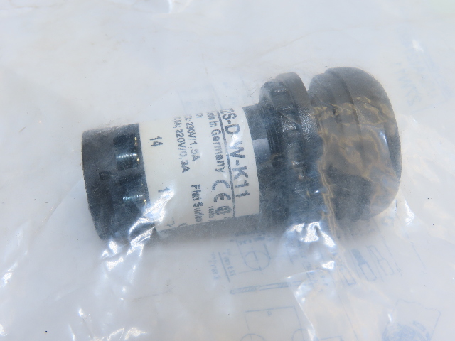 Eaton C22S-D-W-K11 Compact Pushbutton Non-illuminated Momentary White Flush