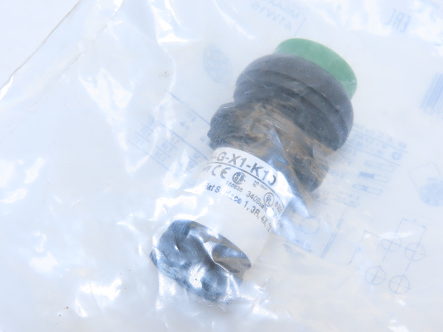 Eaton C22S-DRH-G-X1-K10 Pushbutton Non-Illuminated Maintain Green X1 Etch 1NO