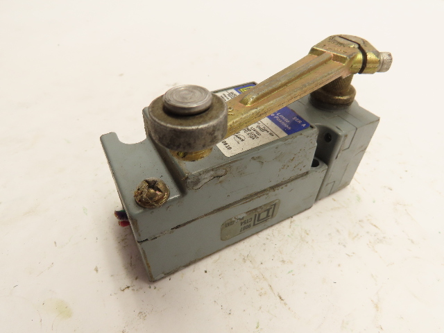 SQUARE D LIMIT SWITCH 9007C54B2 SERIES A W/TYPE B OPERATING HEAD EA-1 Roller Arm