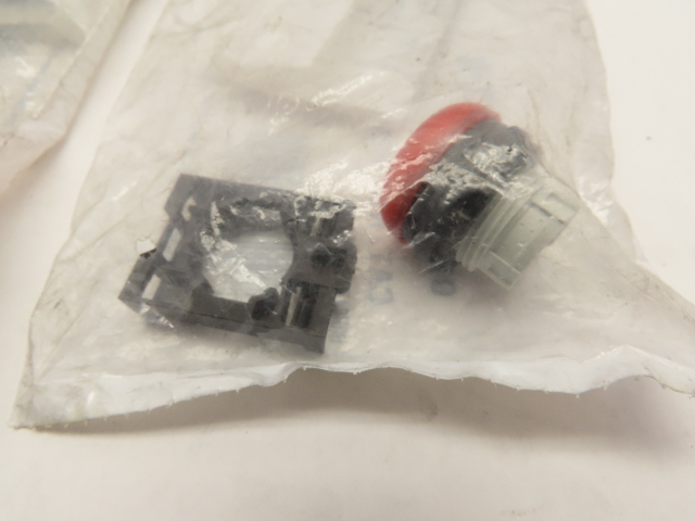 QTY 2 EATON M22-L-R-230R RED FLUSH MODULAR PUSHBUTTON