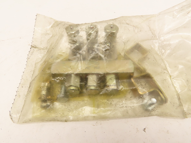 Lincoln Lubric SL-32 ME MR Centro Matic Grease Injector Triple Manifold 1/4"NPT