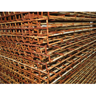 Lyon bulk storage heavy duty waterfall wire decking  24"wide x 30"deep