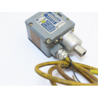 SQUARE D ACW1 PRESSURE SWITCH 1-110 PSI 7-30 DIFFERENTIAL