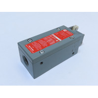 Allen Bradley 802X-A7 Z-21379 Limit Switch For Hazardous Locaions Roller Arm