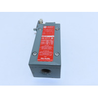 Allen Bradley 802X-A7 Z-21379 Limit Switch For Hazardous Locaions Roller Arm