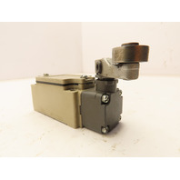 OMRON D4B-2515N LIMIT SWITCH W/D4B-0010N  ROLLER LEVER