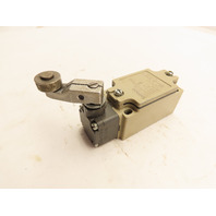 OMRON D4B-2515N LIMIT SWITCH W/D4B-0010N  ROLLER LEVER