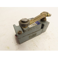 SQUARE D LIMIT SWITCH 9007C54B2 SERIES A W/TYPE B OPERATING HEAD EA-1 Roller Arm