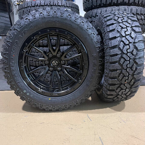 20x9 Fuel D679 Rebel Black Wheels 33