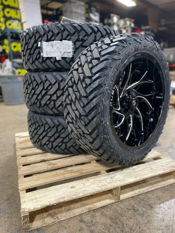 22x10 Fuel D741 Runner Black Wheels Rims 33